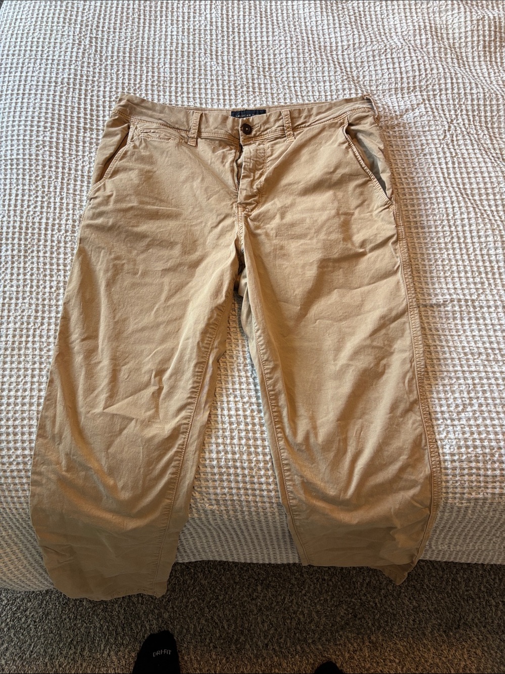 American Eagle Outfitters Men's Khaki Chino Pants